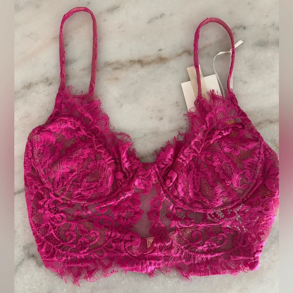 Bronx and Banco Elegant Lace Crop Top - Pink - Picture 4 of 9